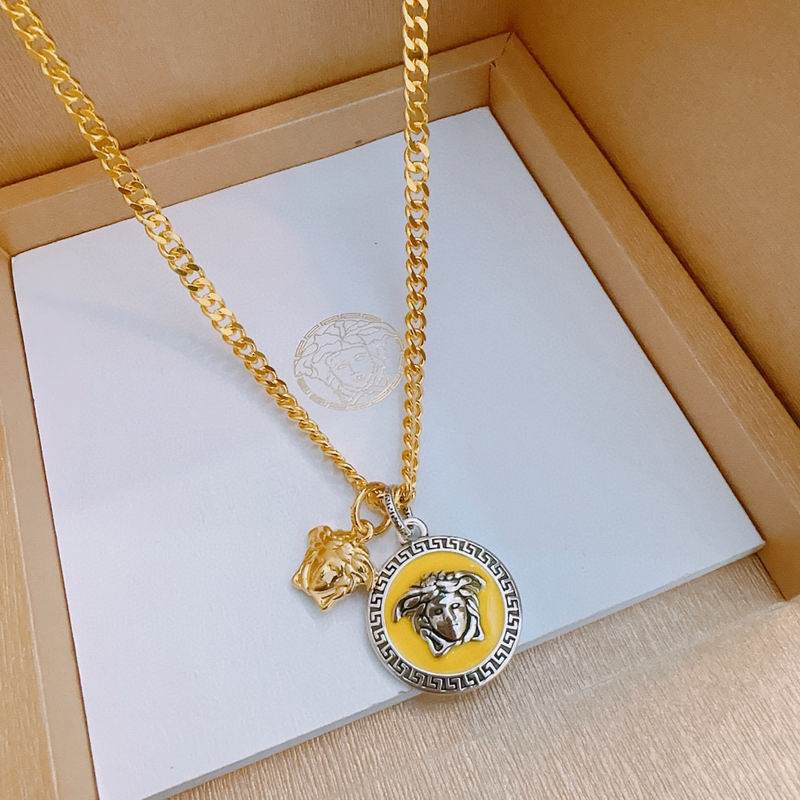 Versace necklace lyx236